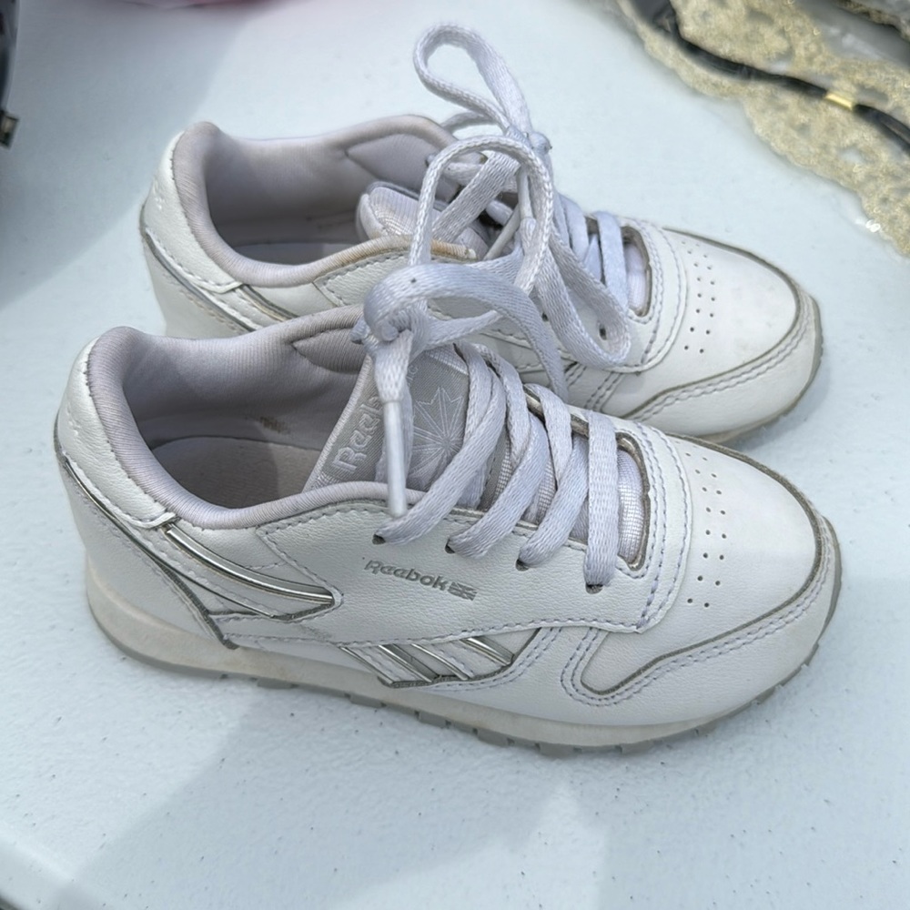 Rebok size 8